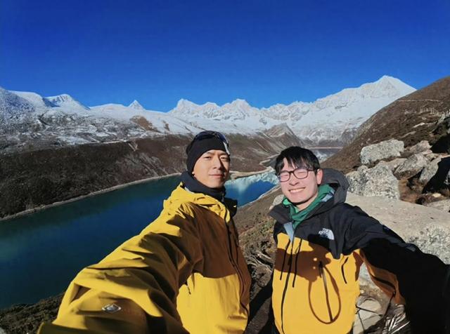 李现西藏徒步封神，澳门删照获赞：顶流的自由密码藏在哪？