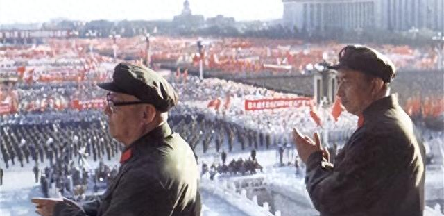 1976年，叶元帅问了国锋同志两个问题