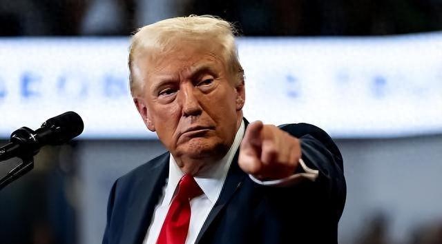 果然不出所料，跟高市通完电话后，特朗普下达总统令：跟中国打打