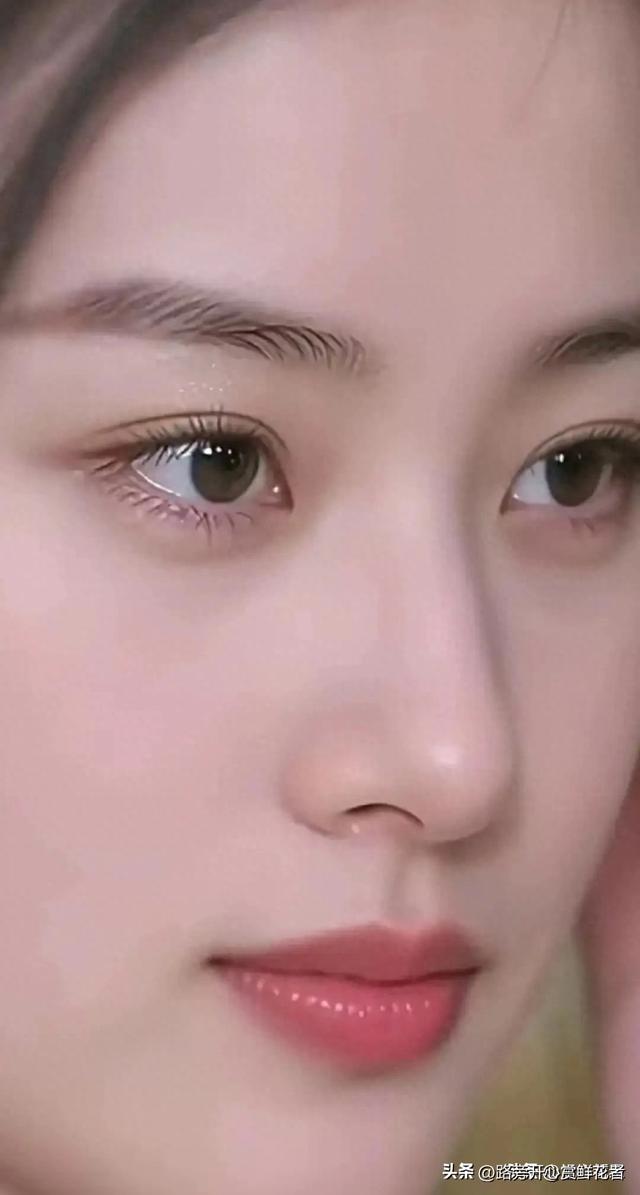 五官真漂亮,特别是鼻子很好看,绝世佳人