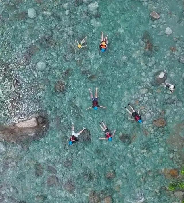“窝囊旅游三件套”，简直“又怂又爽”！