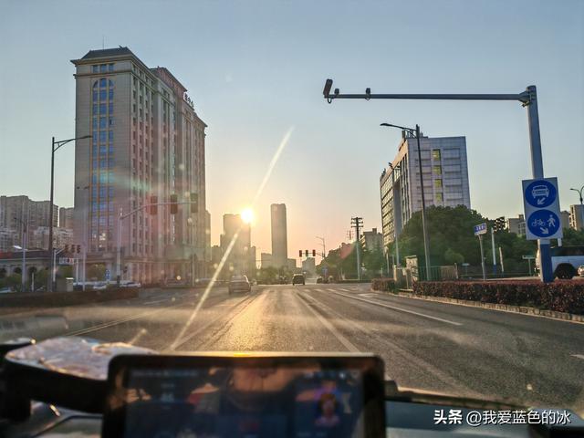 早晨六点出门，下午五点来到了山西地盘最大的城市忻州市
