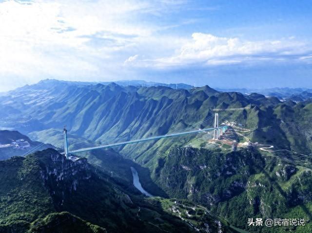 太吓人了！贵州这里居然在峡谷玩无绳蹦极。