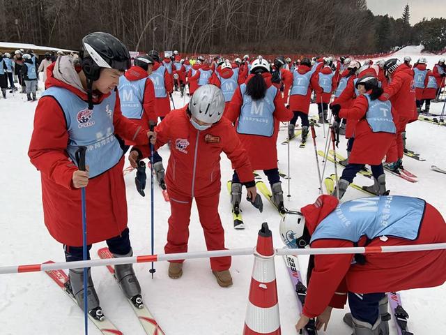 热雪沸腾 相约吉林｜长春净月潭青少年滑雪培训基地第四季正式启幕