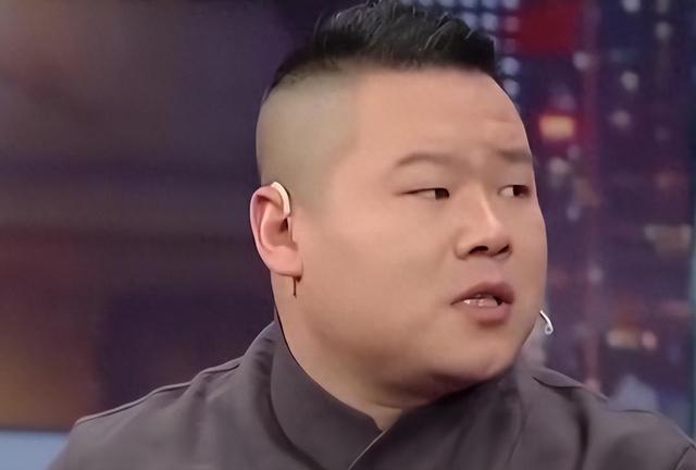 才宣布不上2026央视春晚，岳云鹏被扒底朝天	，打小抄是冰山一角