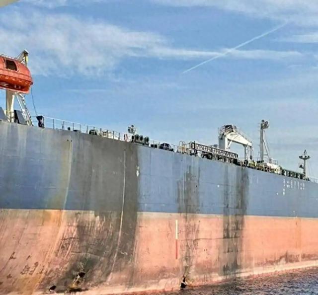 泽连斯基战果成疑惹众怒	，北约摊牌黑海袭船，乌自爆艇被炸翻天！