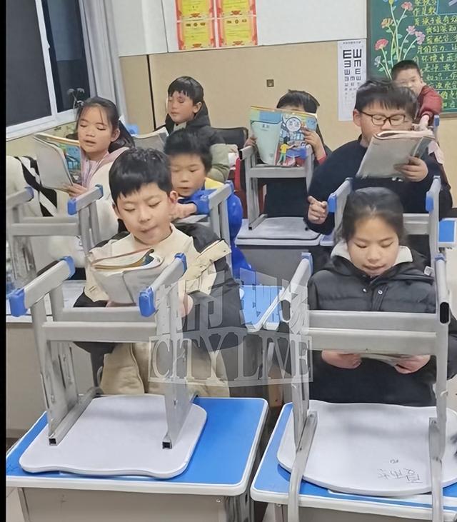 河南洛阳一学校让小学生站着早读，网友议论纷纷，老师表示将摸索更有效果的早读形式