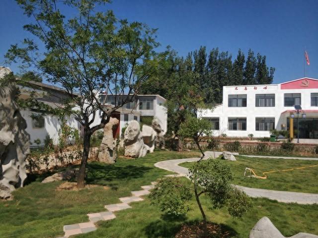 村级换届困局：老书记不愿退，年轻人不来	，“接力棒”该传给谁？