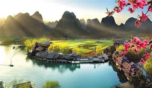 阳朔的山，水，山山水水