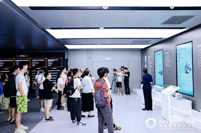 国内外科学家走进怀柔感受发展魅力