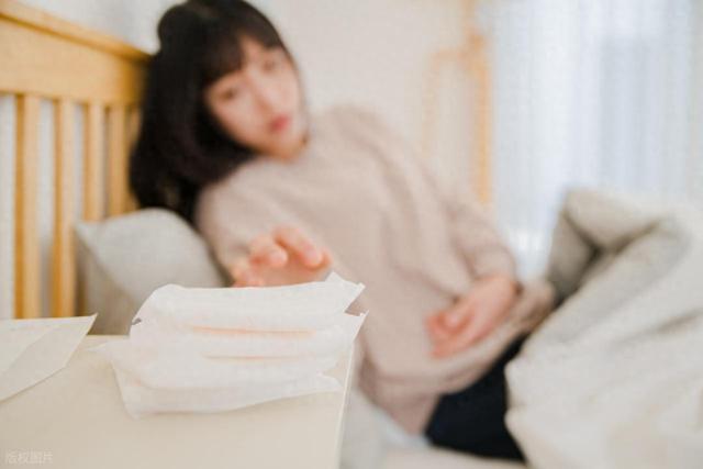 17岁女孩月经周期没有规律,请解答!（经期延长不规律）
