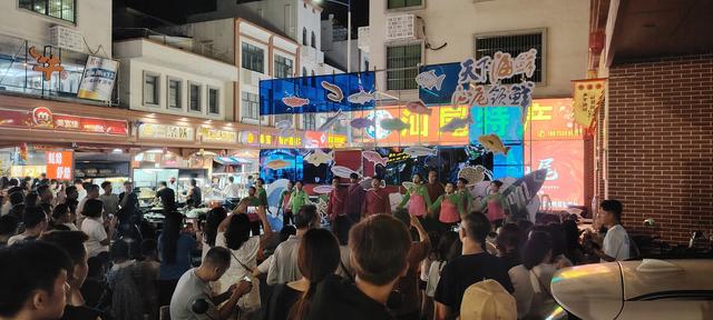 汕尾领“鲜”｜二马路渔歌快闪贺开渔，文旅融合激活“夜经济”