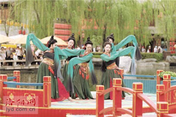 从非遗体验到City Walk 洛阳暑期消费场景不断“上新”