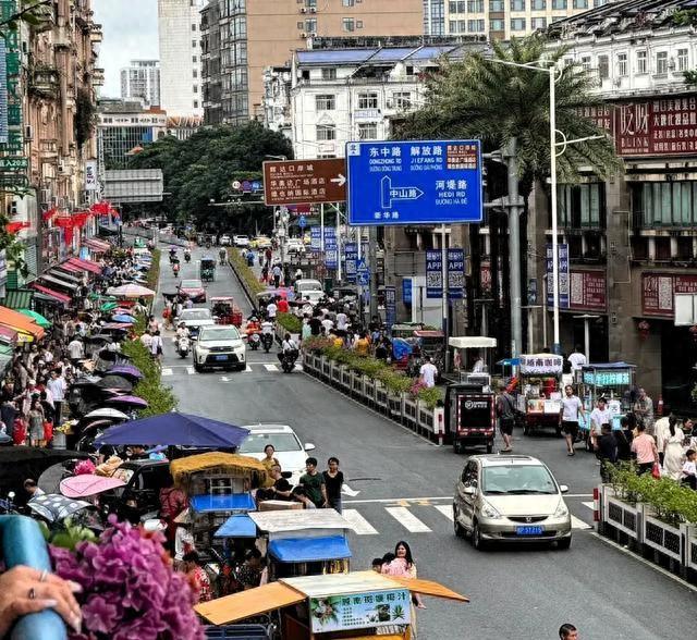 和老伴去广西东兴住了一个月，我实话实说：跟网上说的不太一样～