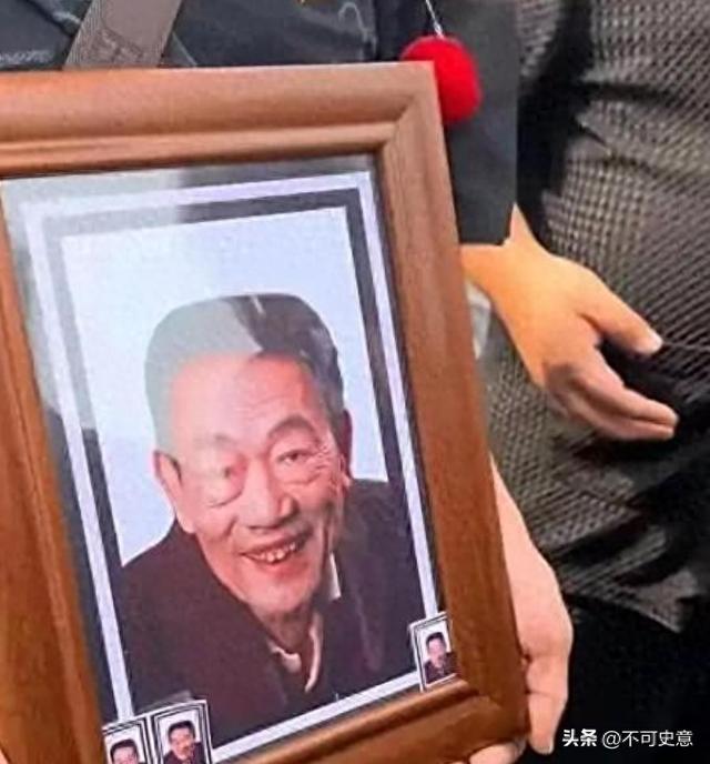杨议曝冯巩没来葬礼真相！打俩电话没接，送来一纸公函，冯巩真冤