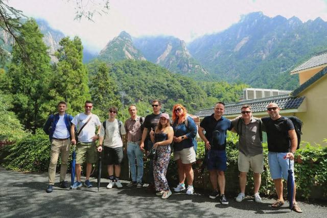 一景一韵，山水画卷——匈牙利主流媒体代表团走进黄山