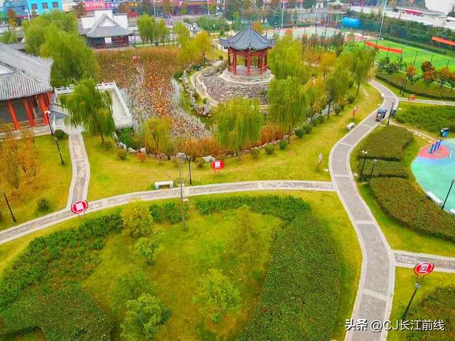 河南淮滨：秋冬韵味来到锦复园