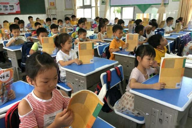 一年级元角分怎么教（小学一年级学生学习元角分为时过早）