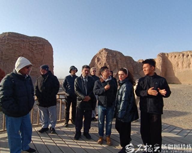 触摸千年文脉 见证多元交融 海外高校教师“解锁”龟兹文化密码