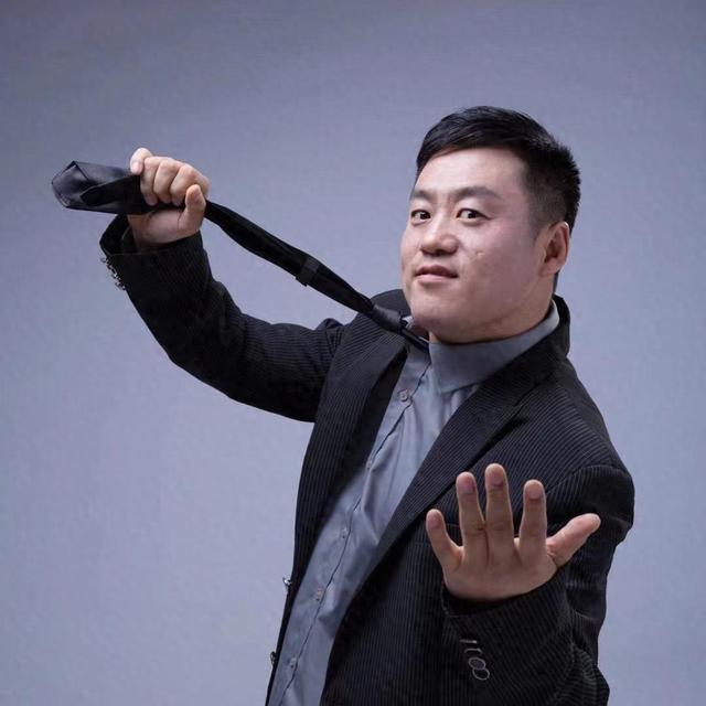 赵本山没想到，爱徒宋晓峰因为女儿闺蜜的爆料	，体面被撕得粉碎！