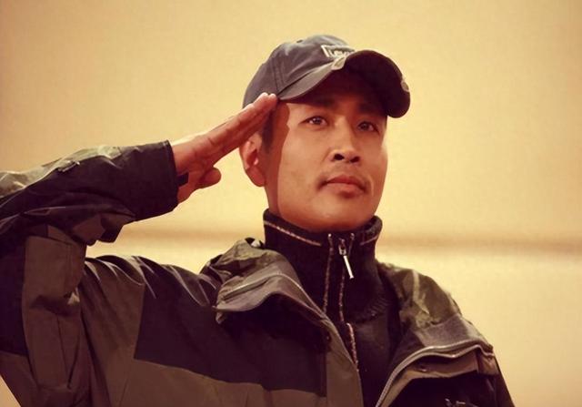 原来他已经离世8年了，王宝强张译都在葬礼上痛哭！