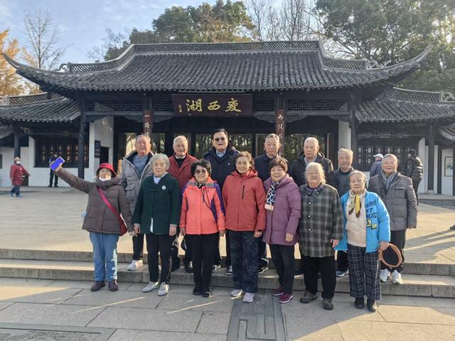 老战友扬州相聚