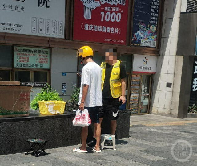 外卖大战背后的帮送员：2.5元一单送上楼，日赚250元