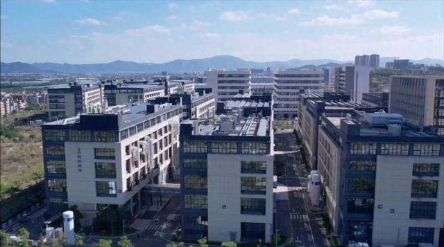 中国“芯”光：Micro-LED 照亮显示产业破壁之路