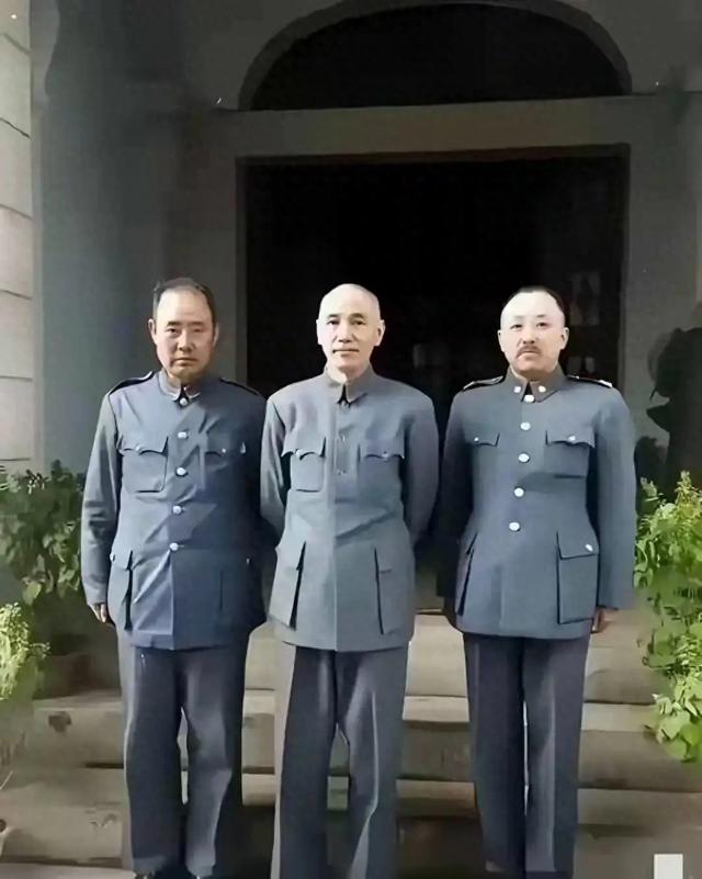 能认出这三人的,历史绝对不会差,一般只认识中间的那人