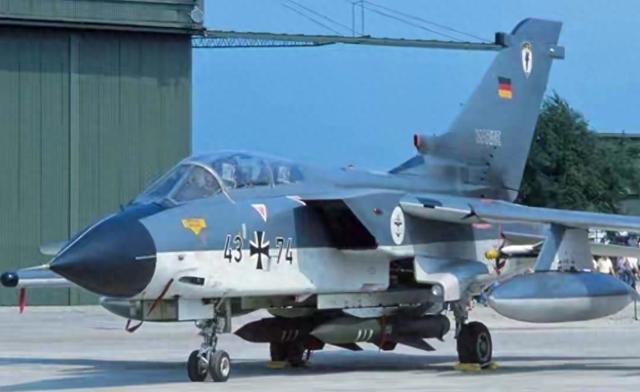 大风之三国（一代名机狂风多用途战机欧洲三国联合打造的空中利剑）