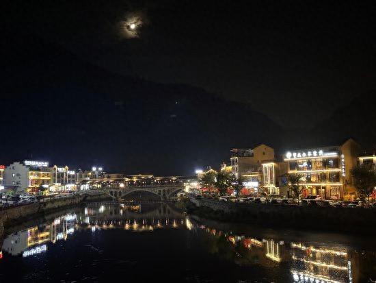 上饶广信区华坛山镇：“夜景+夜经济”绘就乡村新画卷