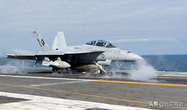 美航母在南海中邪了？30分钟坠毁2架战机，不排除遭电磁干扰失灵