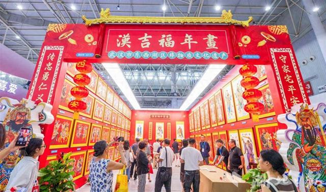 “这个将军好威风！”汉吉福门神年画博览会现场圈粉