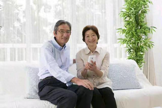 两性关系:女人过65岁，千万不能在老伴面前做这几件事！