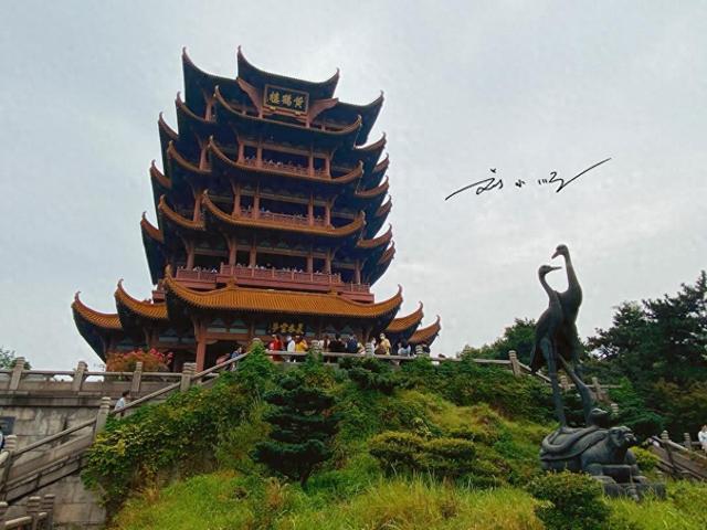 武汉常常号称“大武汉”，那么，武汉的面积到底相当于几个北京？