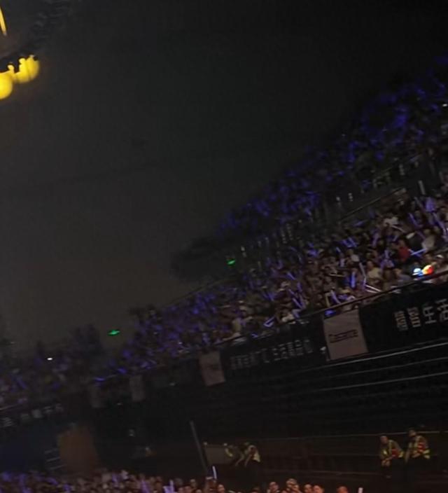 奋斗正能量励志歌曲（实拍水木年华演唱会启程现场四千人的青春合唱与音乐情怀）