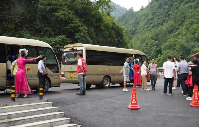 仙侠NPC溶洞迎宾，夷水丽川歌舞醉人！60余位文旅大咖踩线腾龙洞
