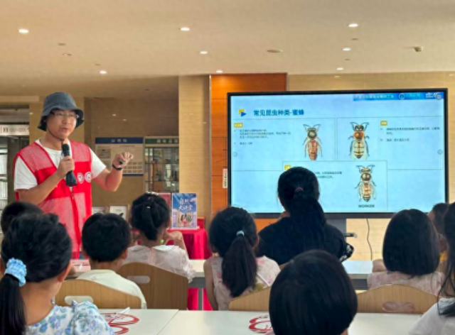 做标本、听科普 上游新闻首期“自然大讲堂”开讲