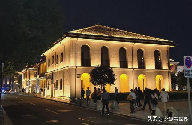 宁波老外滩夜市：中国经济的缩影