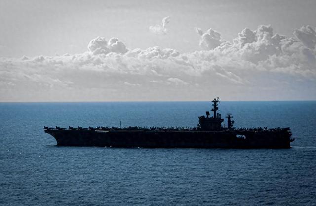 美2架军机接连坠毁，特朗普知道风向不对也晚了，中方回应暗藏玄机：若美方开口，我们愿意帮忙