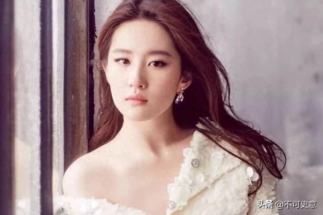 外表是仙女，私下里却抽烟成瘾的9位女明星，刘亦菲最令人意外！
