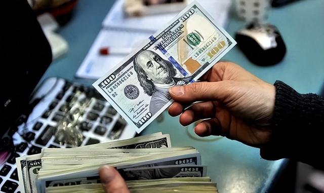 你抛美债，我抛中债！外资纷纷减持中国债，大量资金流向美国？