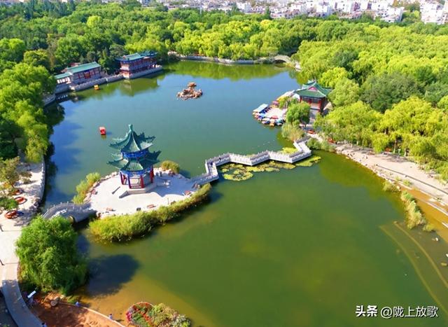 在金昌玩，基础款就不要再搭基础款