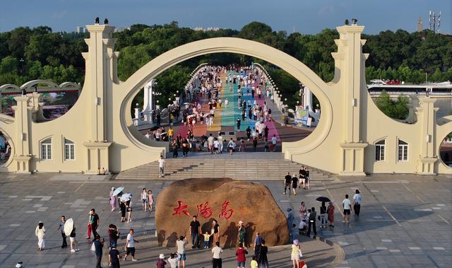 新华全媒＋丨“打卡”哈尔滨太阳岛：湿地漫游观城市生态画卷#
