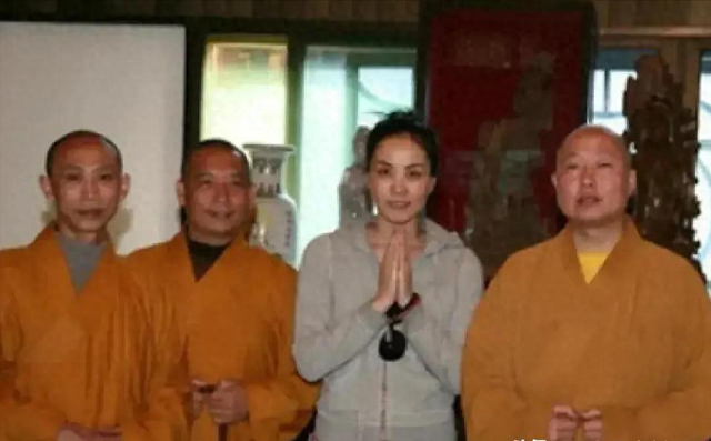 拔出萝卜带出泥！释永信事件12天后，常年信佛的王菲也惨遭牵连