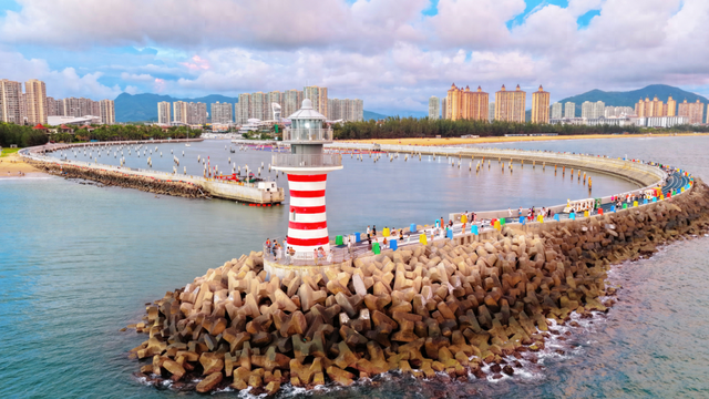 当北方寒风刺骨时，陵水正以25℃暖阳等你来过暖冬！