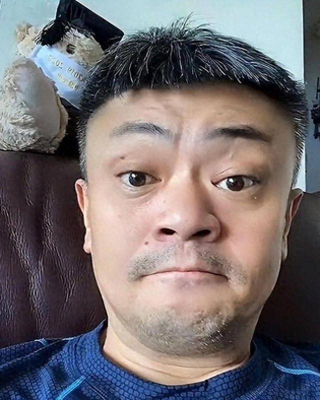 83岁高明近况：儿子高亮去世7个月，儿媳已成他和妻子的晚年依靠