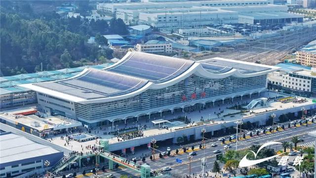 乘动车去大理!在古城追晚霞,洱海畔等风来