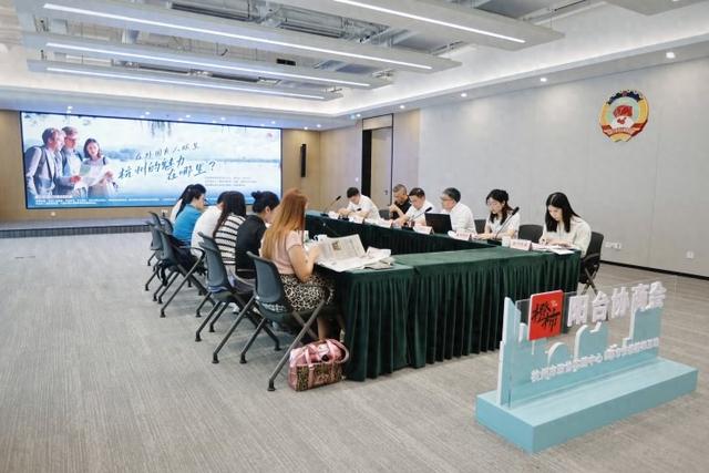 语言不通支付不便，能不能一下飞机就精准对接？外国友人想看机器人机器狗，是否可以实现？