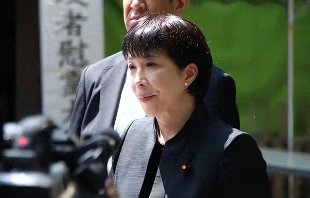 马克龙邀中方参会，日本率先跳出来反对：中国没资格和我们坐一桌